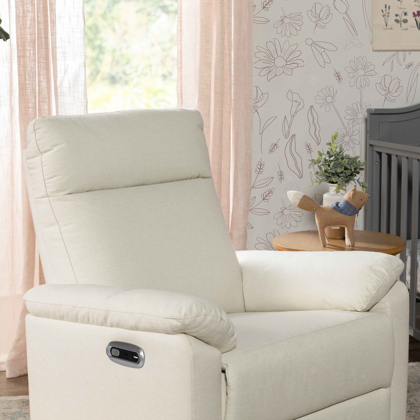 Suzy Electronic Recliner and Swivel Glider | USB Charging Port