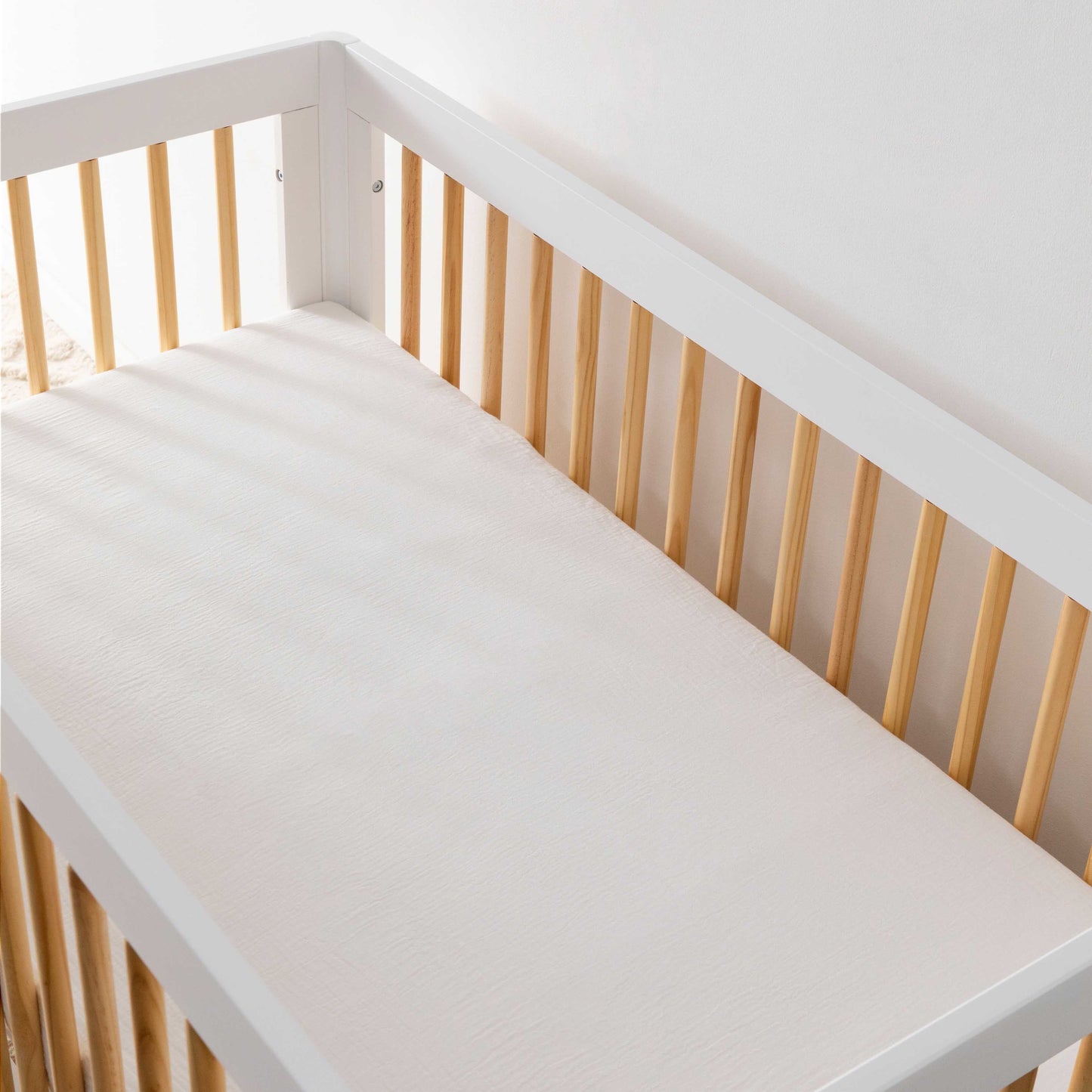 Crib Sheet in GOTS Certified Organic Muslin Cotton